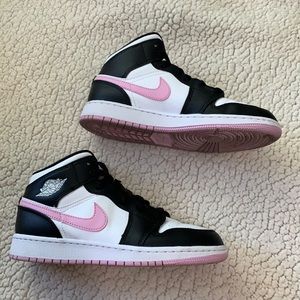 Jordan 1 Mid